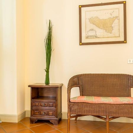 Les Suites - Apartments Riposto Ngoại thất bức ảnh
