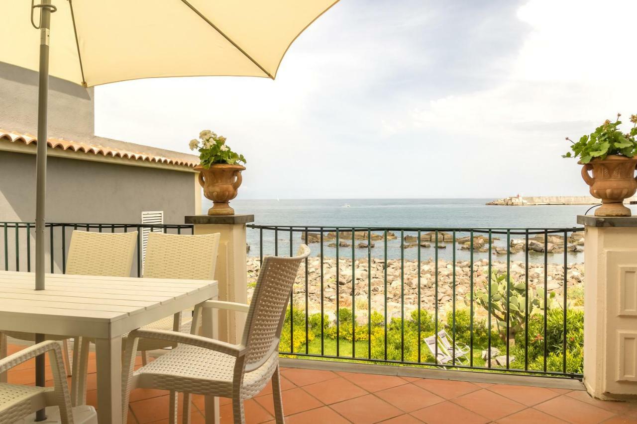 Les Suites - Apartments Riposto Ngoại thất bức ảnh